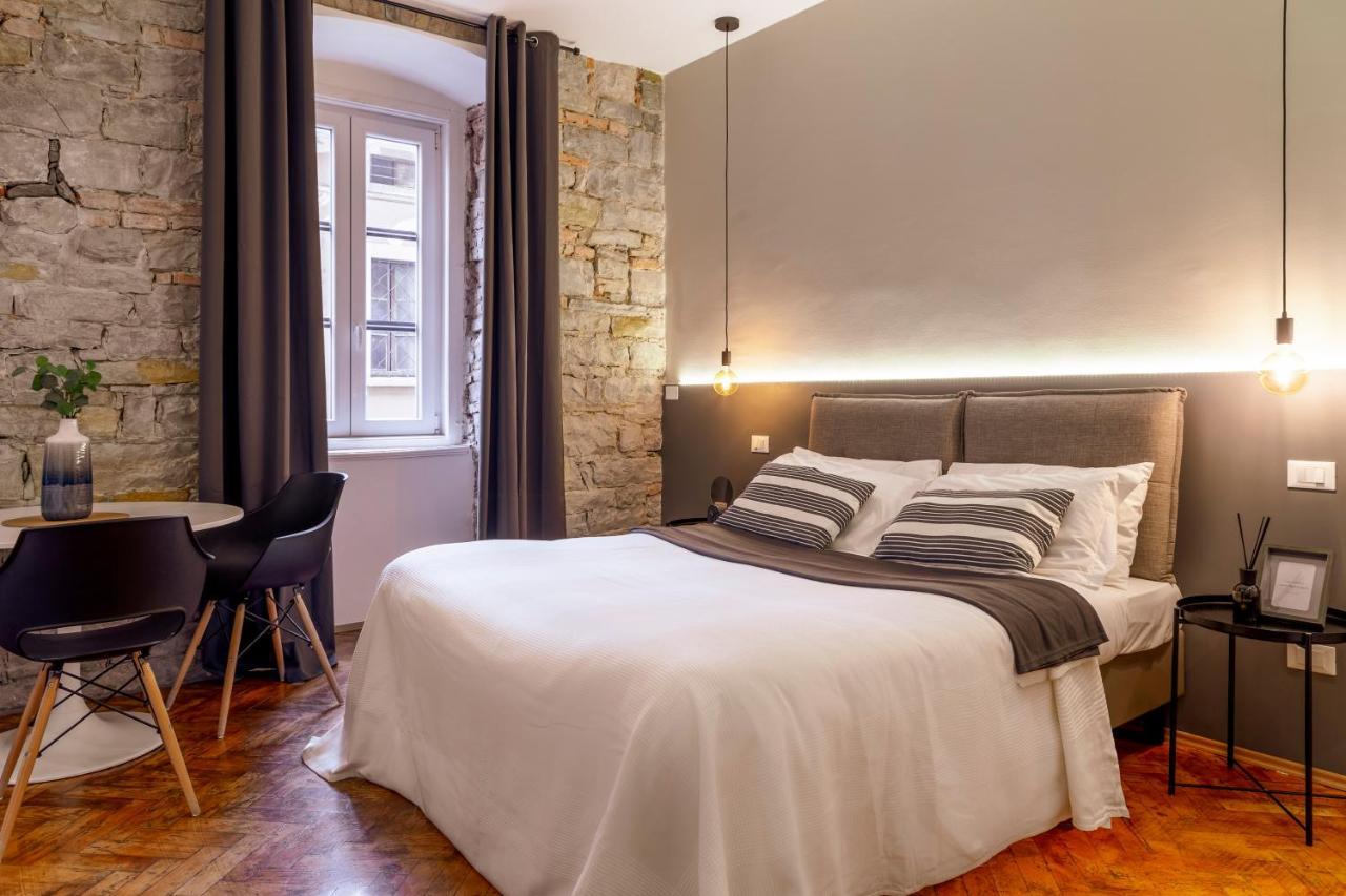 Romantic Studio In The Heart Of Триест Экстерьер фото