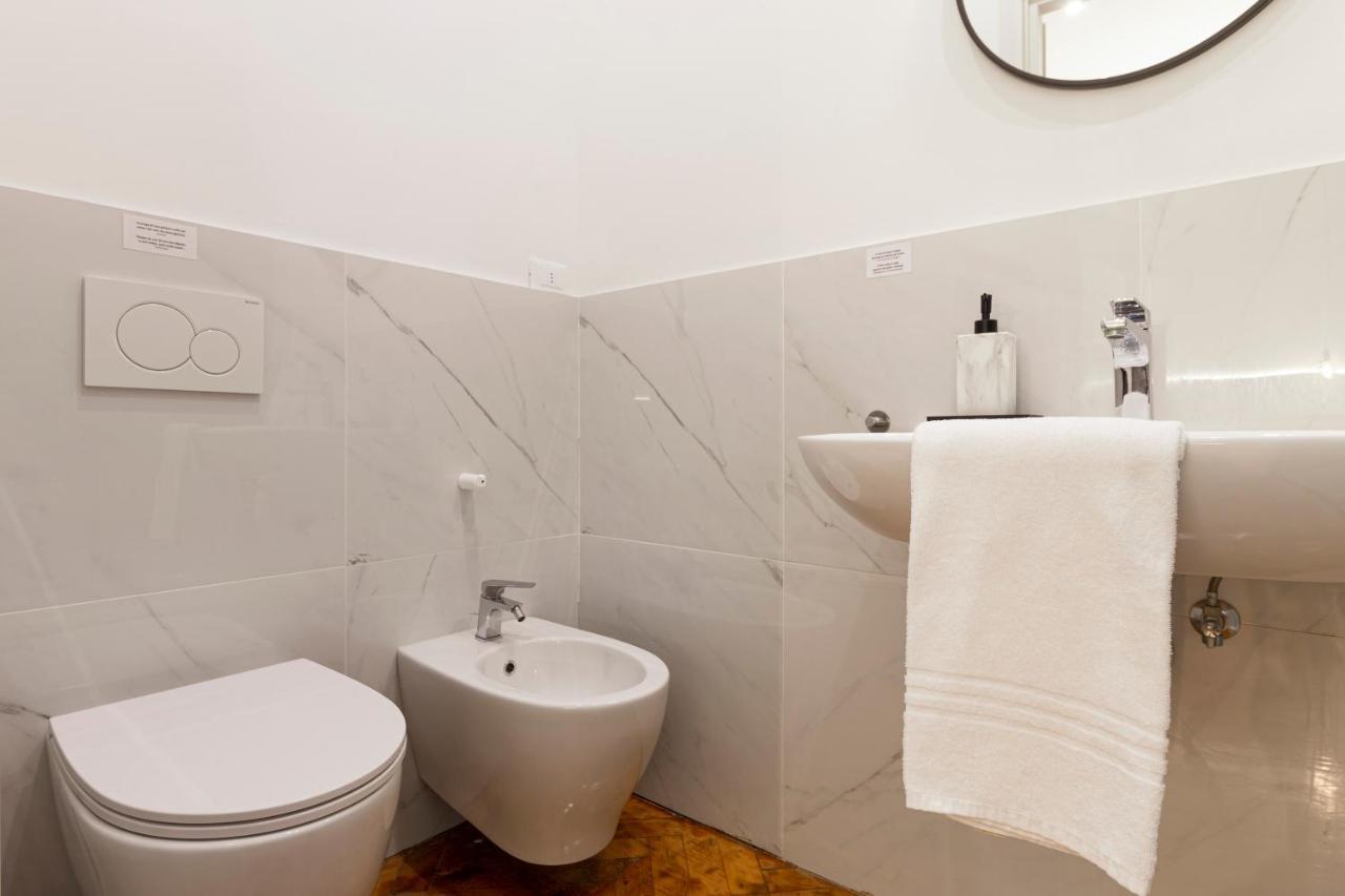 Romantic Studio In The Heart Of Триест Экстерьер фото