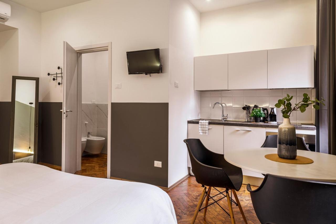 Romantic Studio In The Heart Of Триест Экстерьер фото